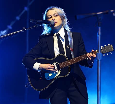 phoebe bridgers outfit
